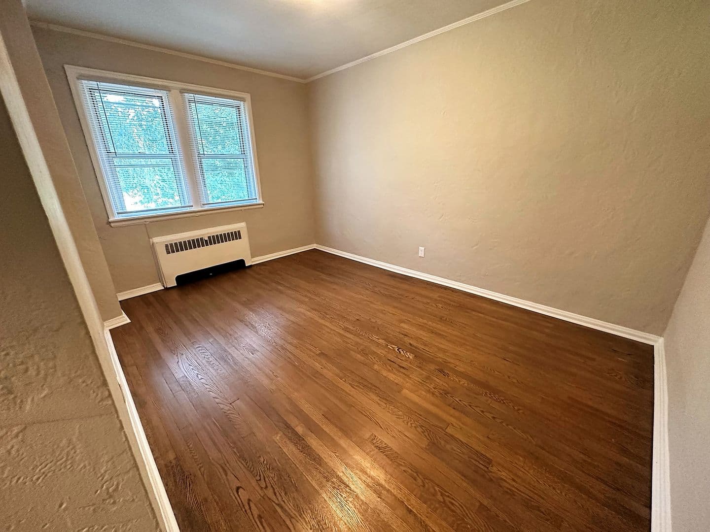 Philadelphia Apartment: 4927 Wynnefield Ave
