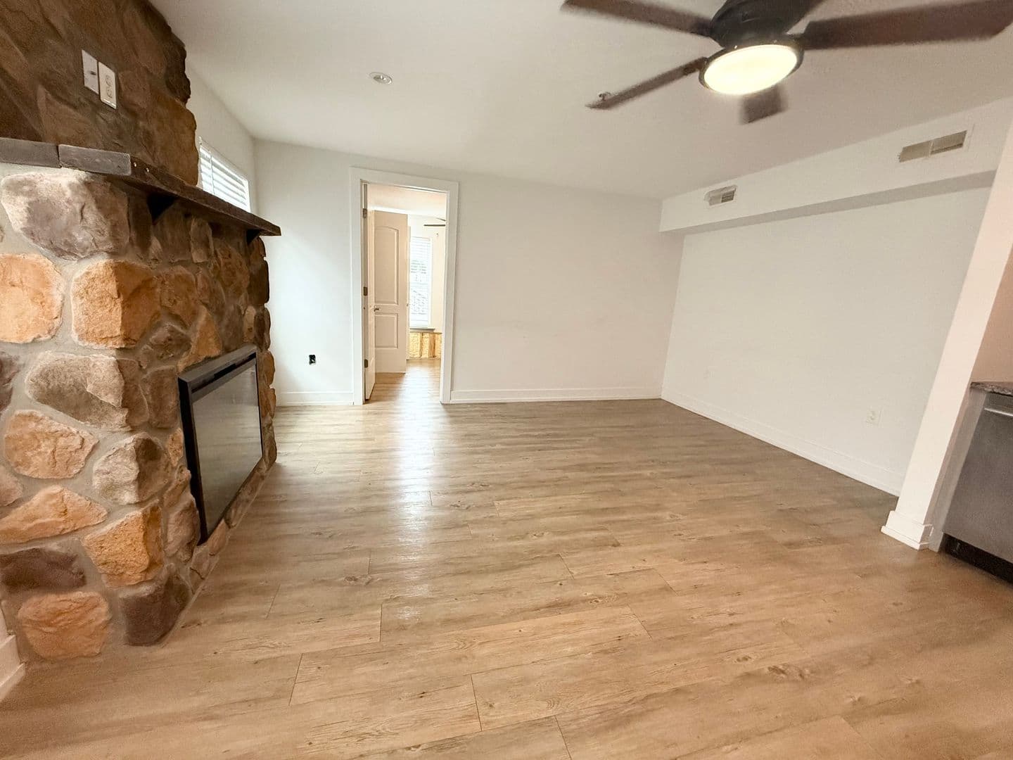 Norristown Apartment: 221 W Main St