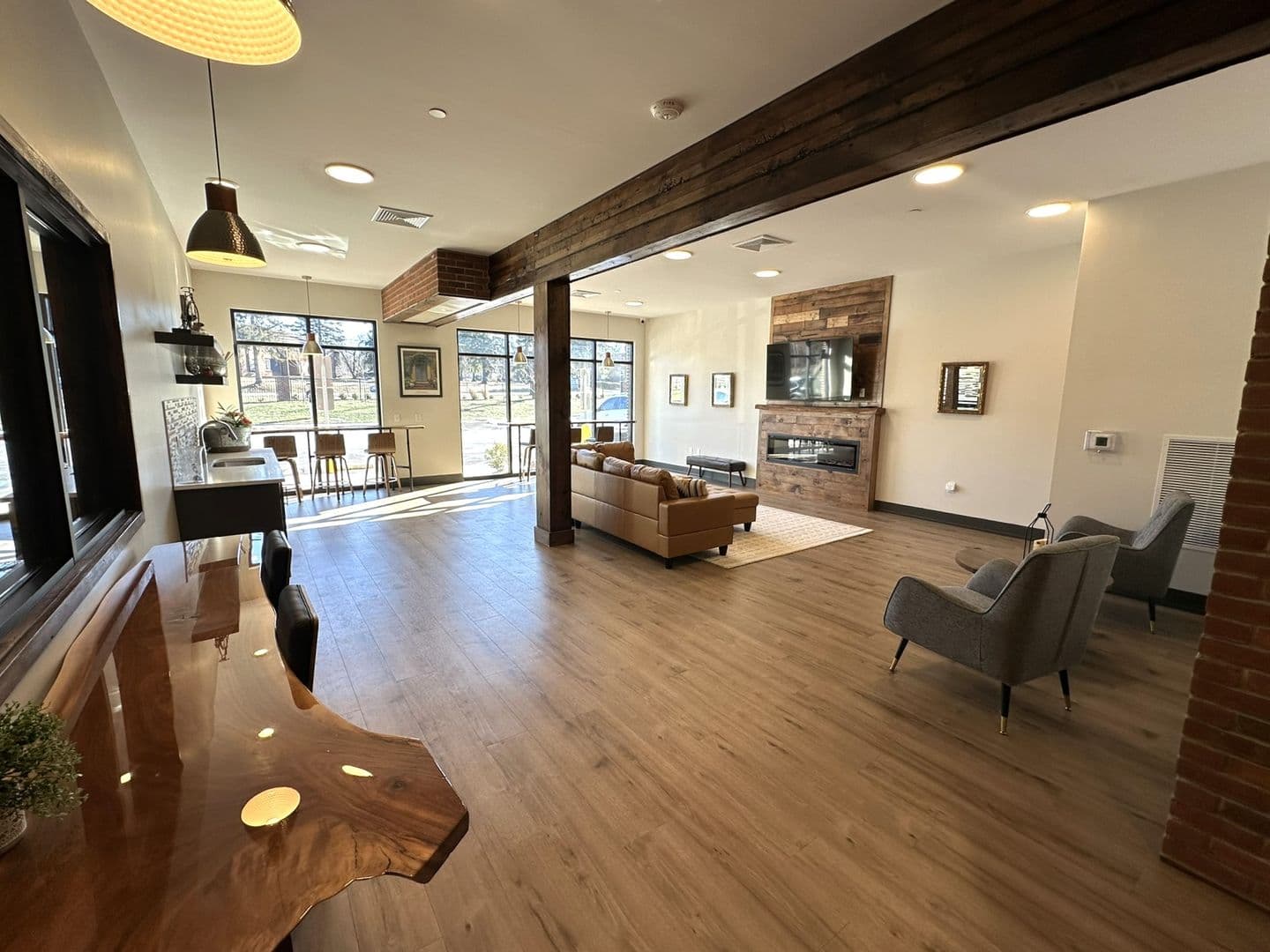 Chalfont Apartment: 409 W Butler Ave