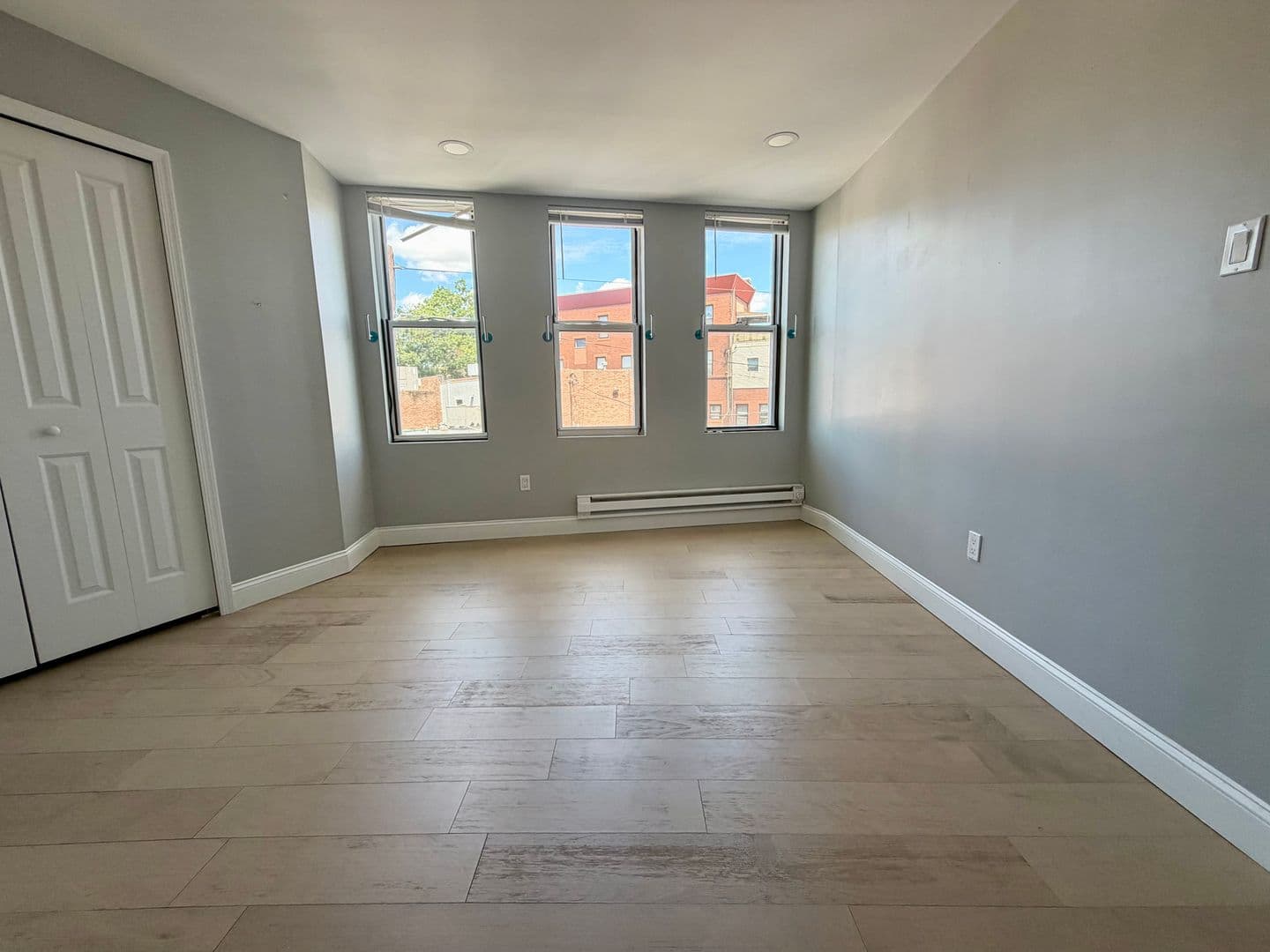 Philadelphia Apartment: 1247 Snyder Ave