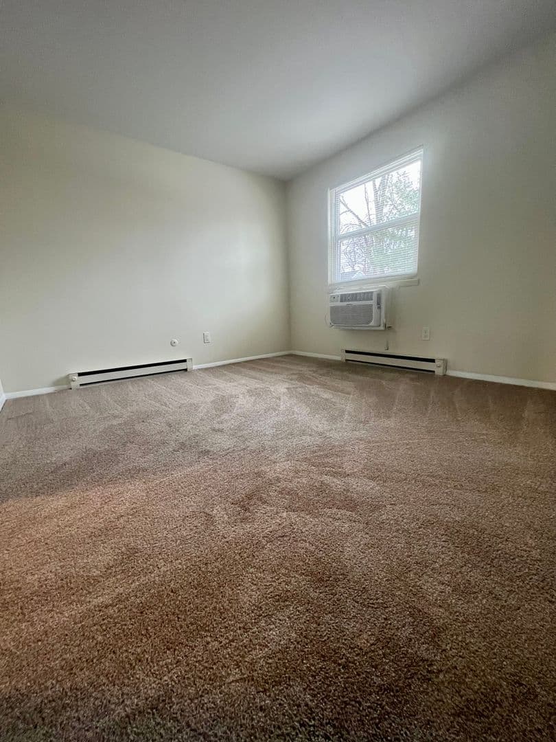 Lansdale Apartment: 100 E Mount Vernon St