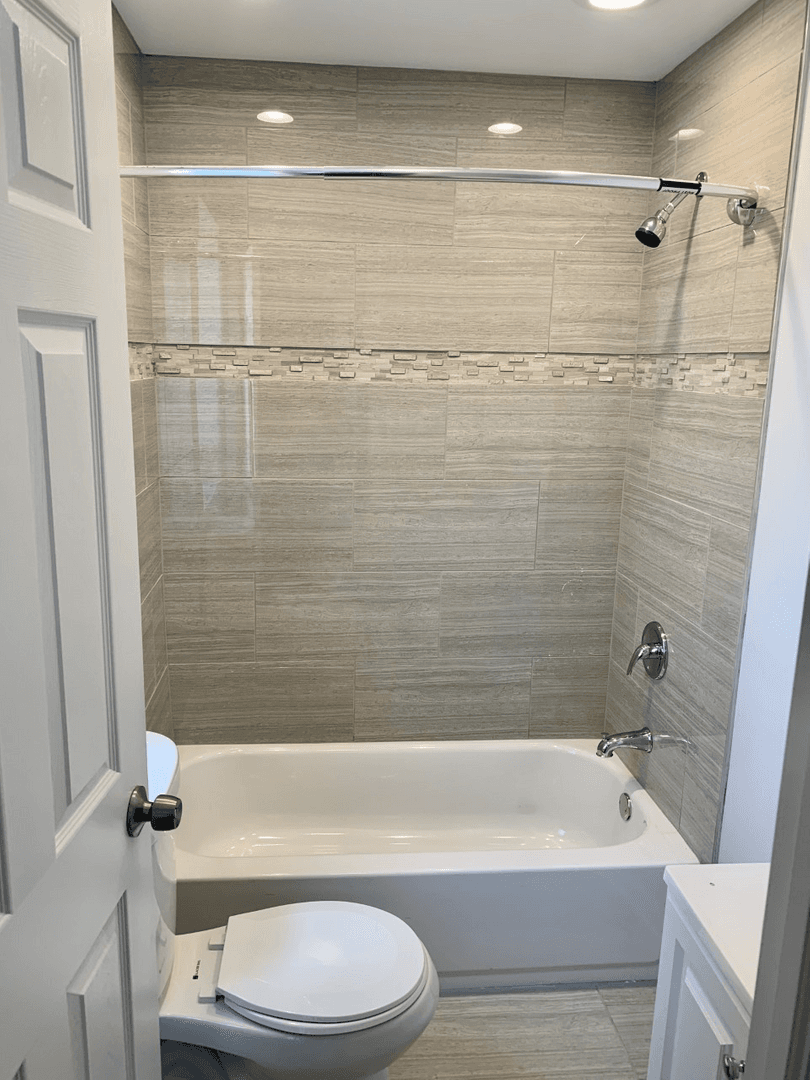 Philadelphia Apartment: 133 E Roosevelt Blvd