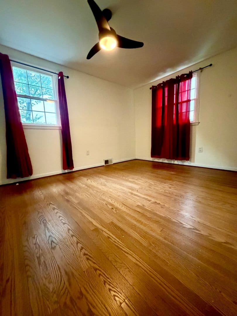 Glenside House: 300 Winding Way