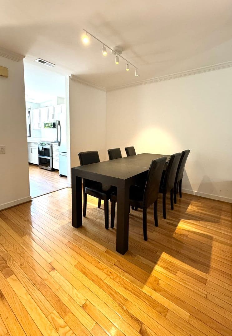 Philadelphia Townhome: 834 N Newkirk St
