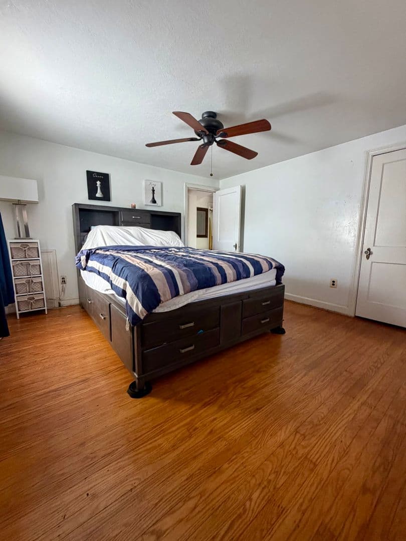 Philadelphia House: 6522 N American St