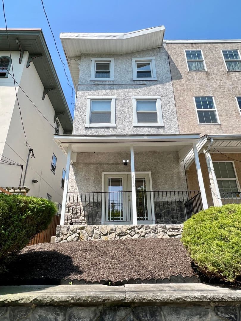 Philadelphia Townhome: 412 N 32nd St