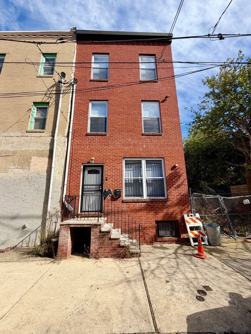Philadelphia Apartment: 2025 N 18th St
