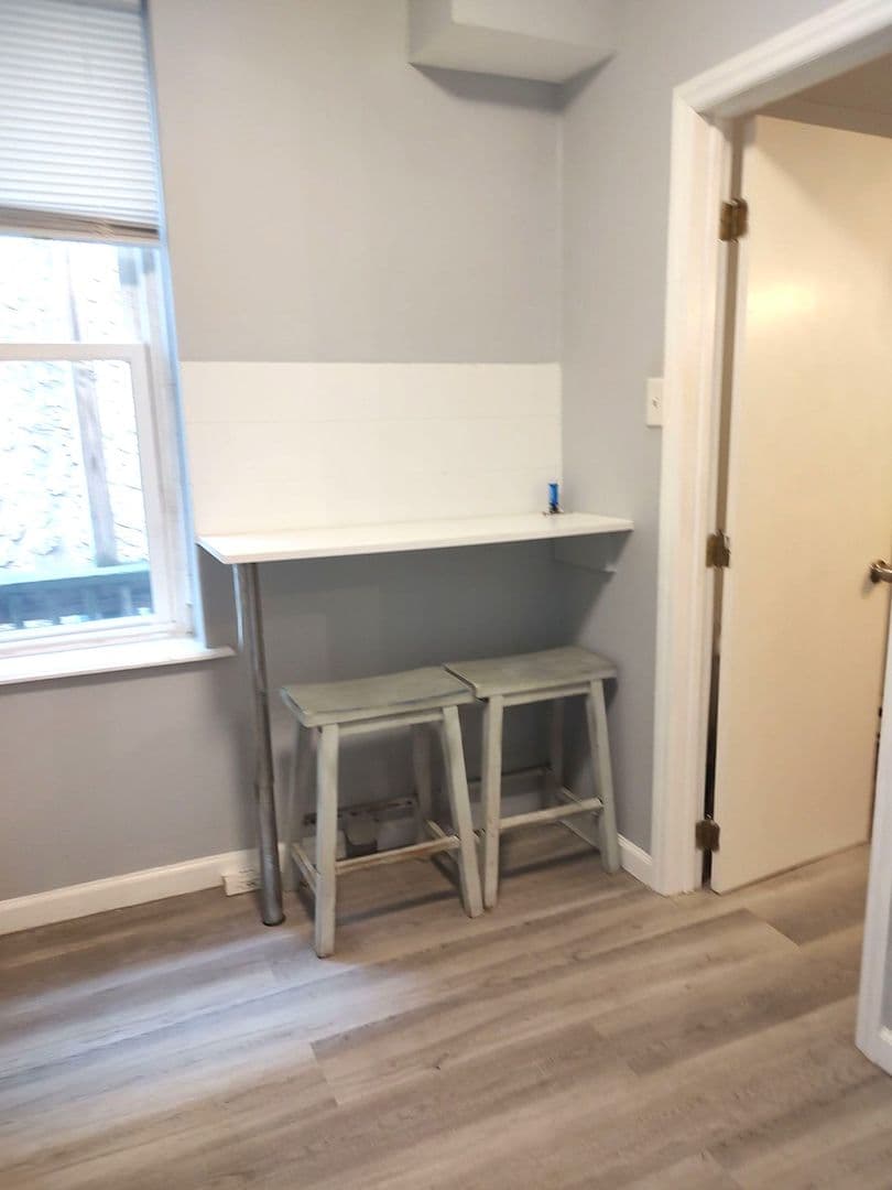 Philadelphia Apartment: 1003 S 13th St
