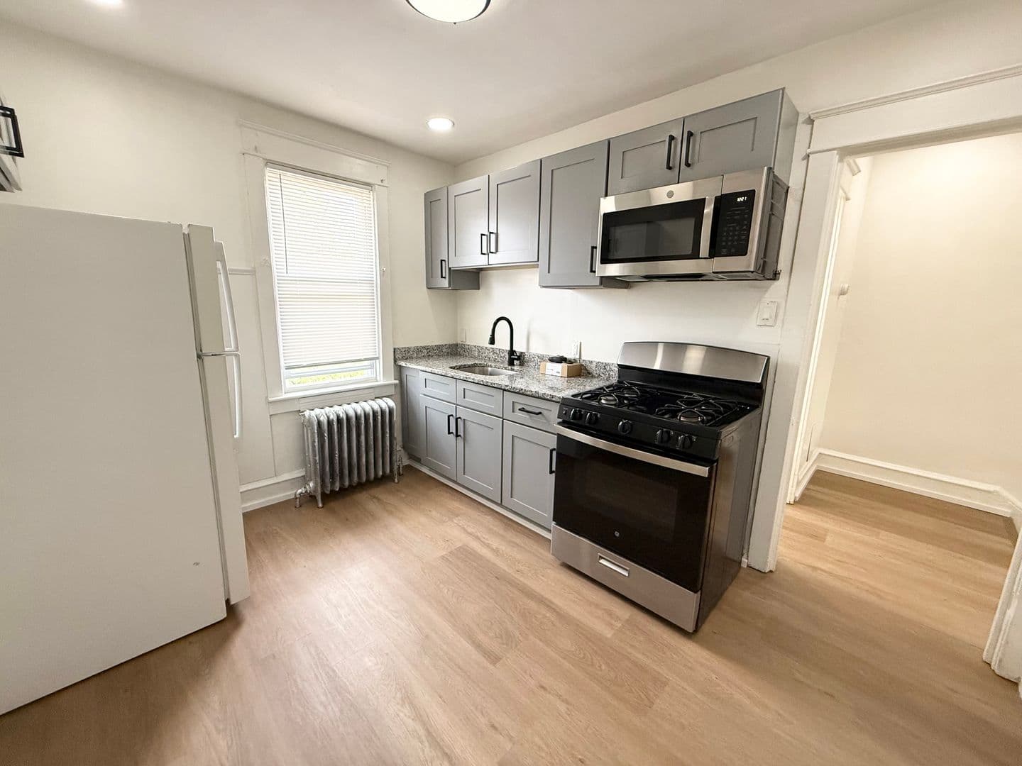 East Lansdowne Condo: 171 Lewis Ave - Unit B