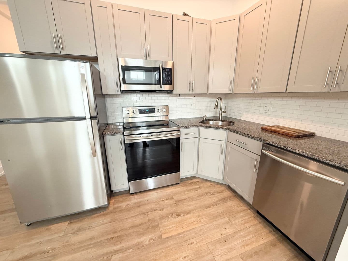 Norristown Apartment: 221 W Main St