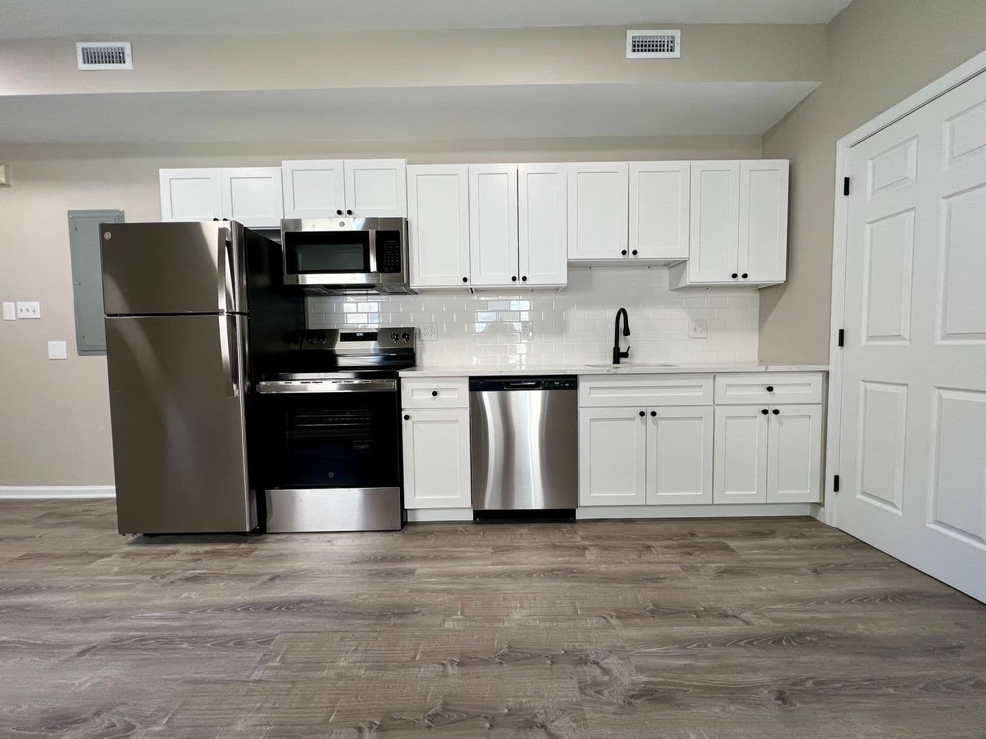 Philadelphia Apartment: 1844 W Master St