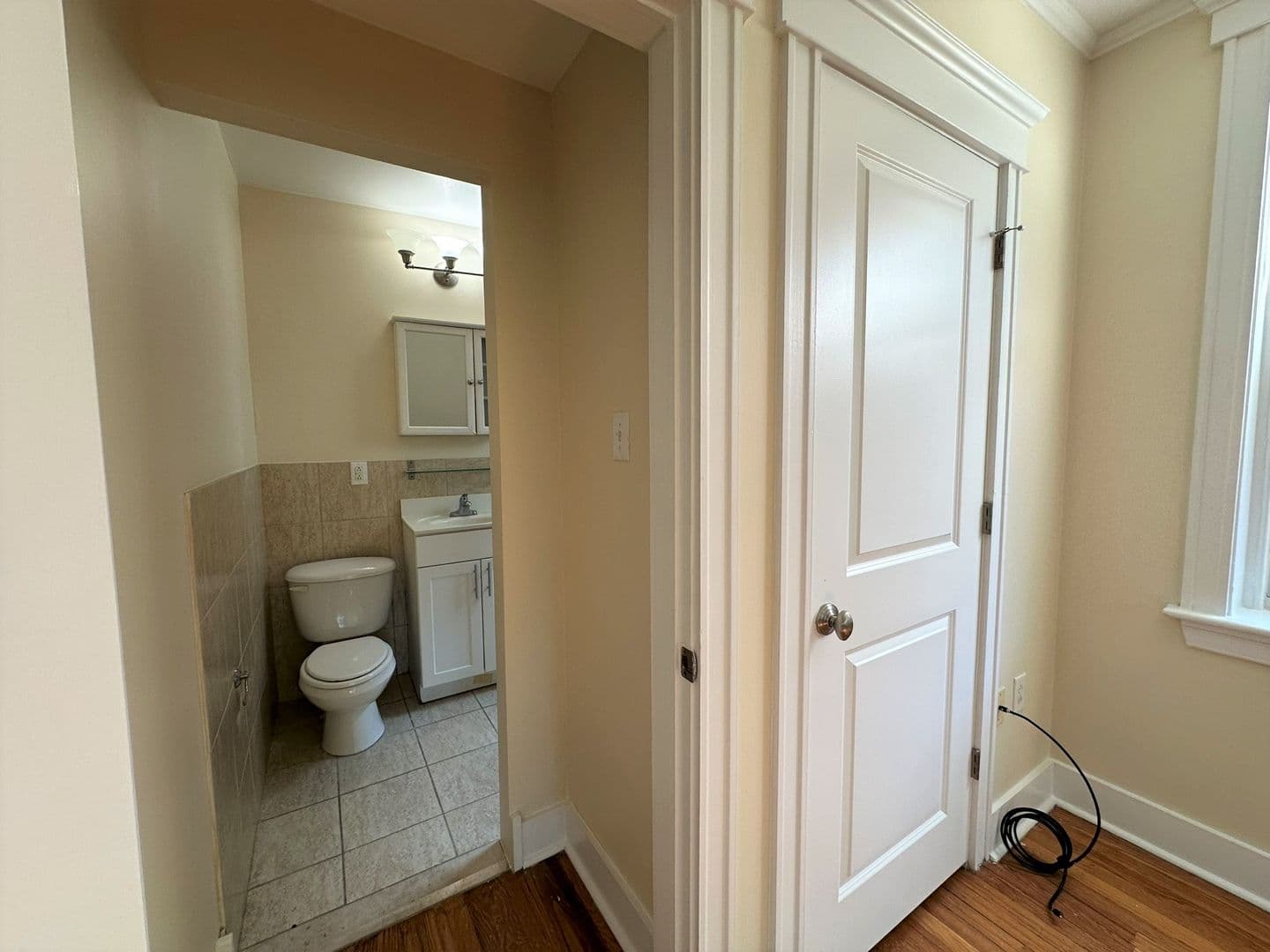 Philadelphia Apartment: 437 W School House Ln