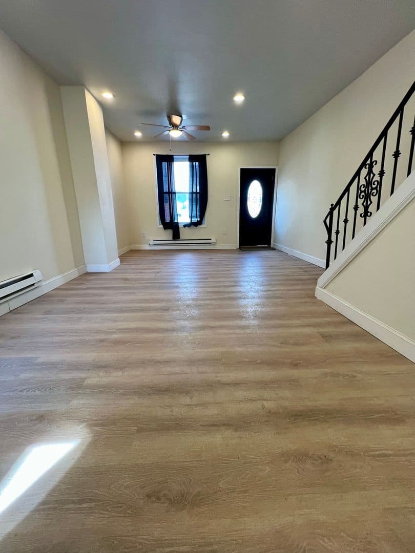 Philadelphia Townhome: 124 E Wishart St