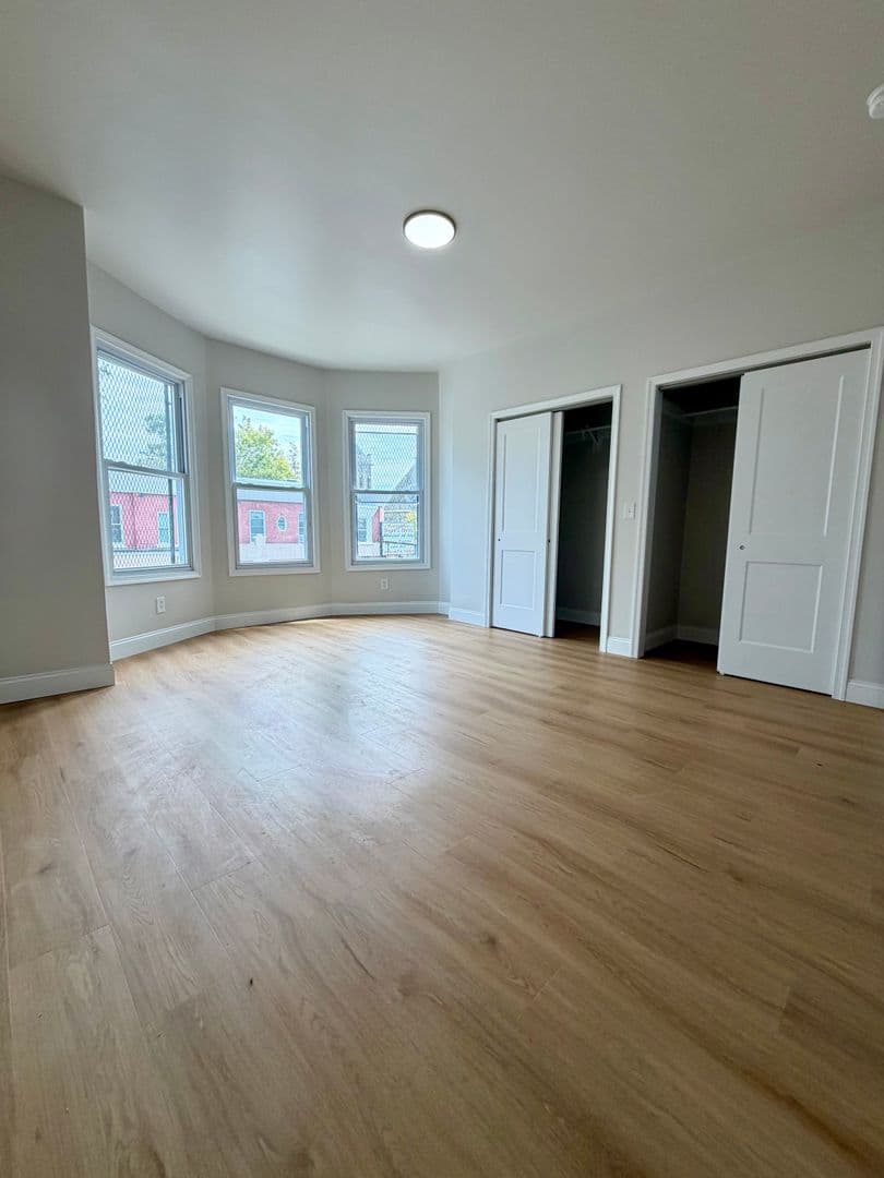 Philadelphia Apartment: 724 S 52nd St