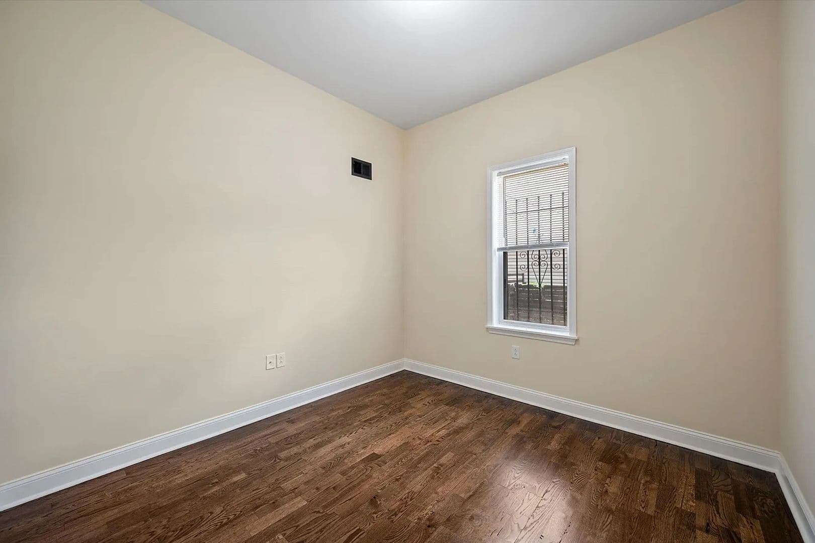 Philadelphia Apartment: 1315 N 19th St