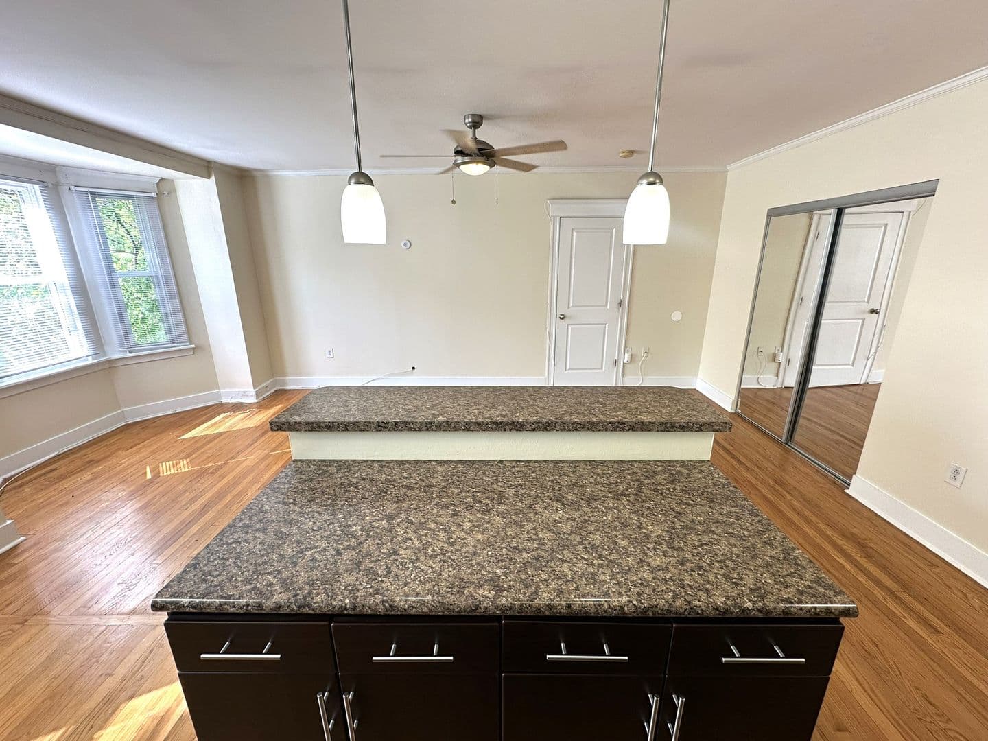 Philadelphia Apartment: 437 W School House Ln