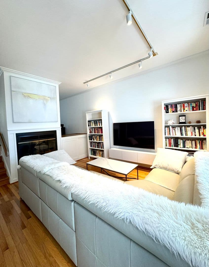 Philadelphia Townhome: 834 N Newkirk St