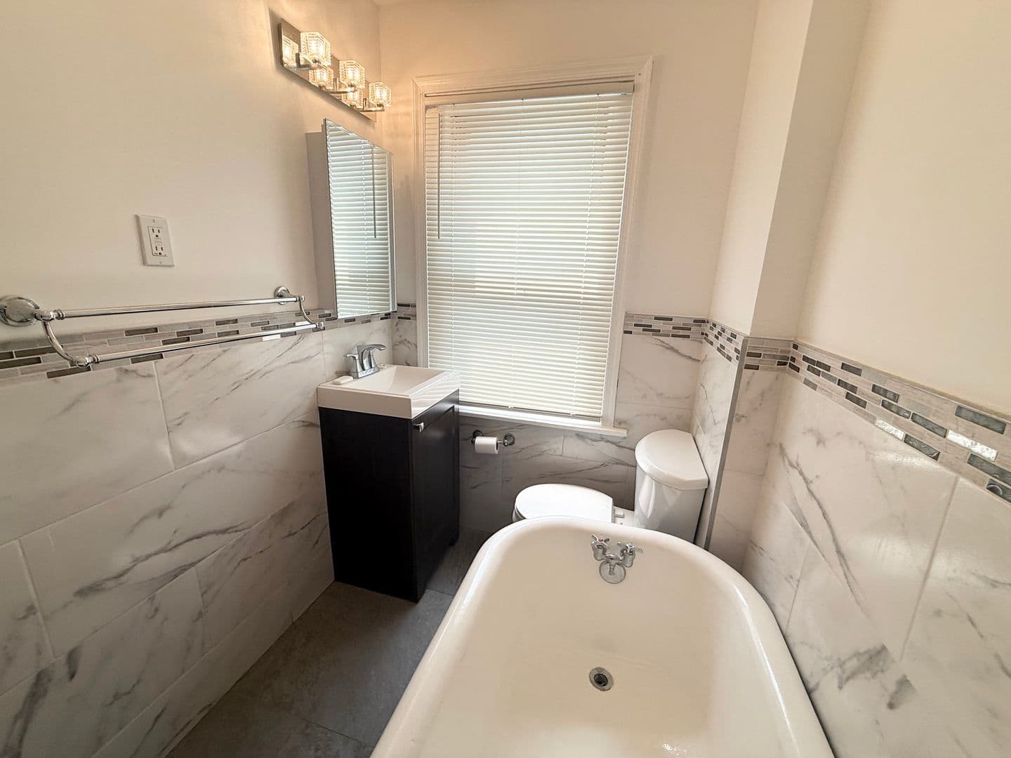 Collingdale Townhome: 242 Pusey Ave