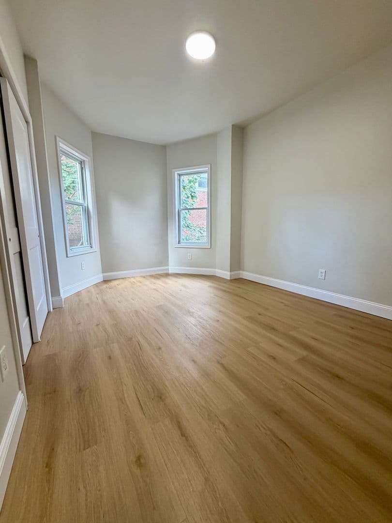 Philadelphia Apartment: 724 S 52nd St