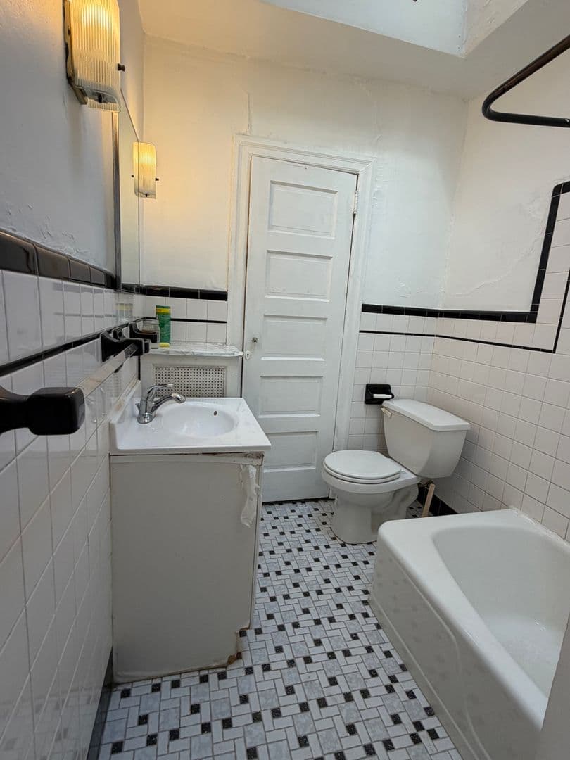 Philadelphia House: 5515 Pentridge St