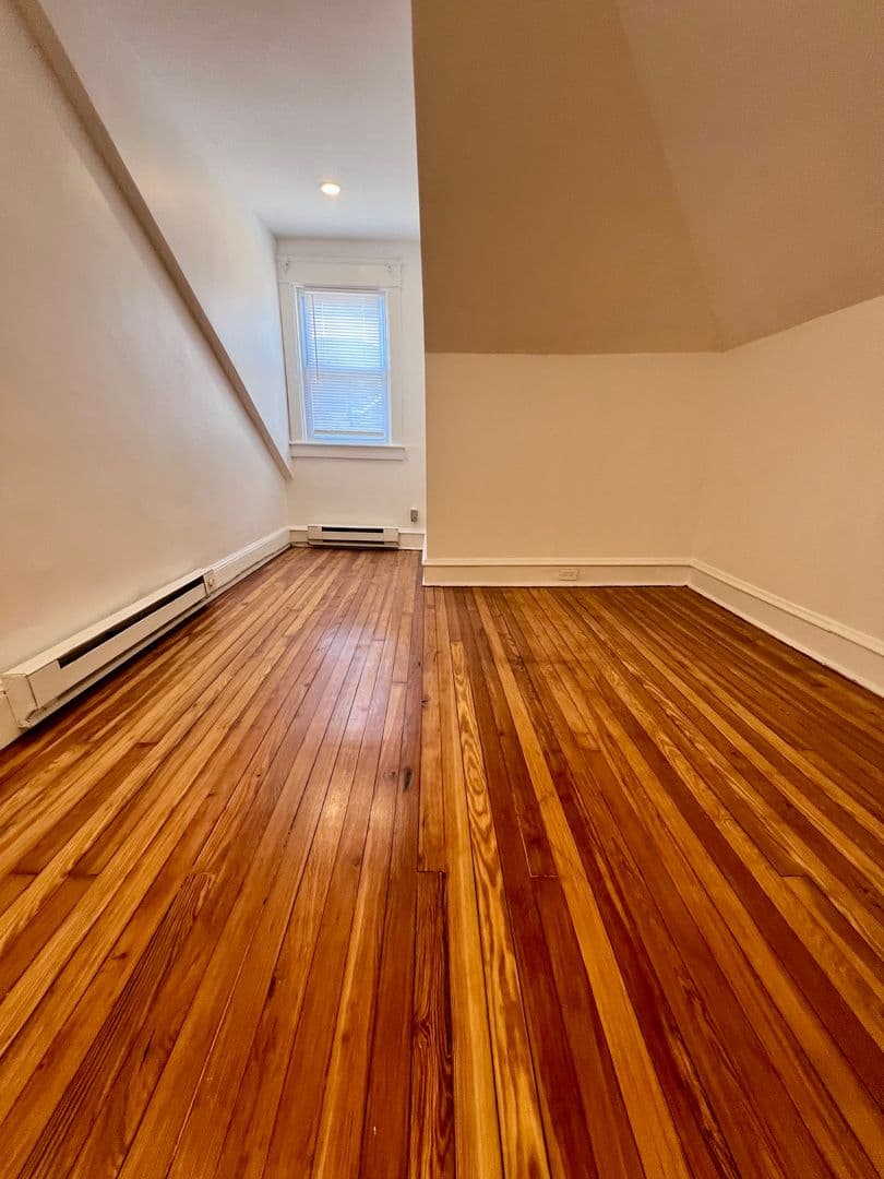East Lansdowne Condo: 171 Lewis Ave - Unit B
