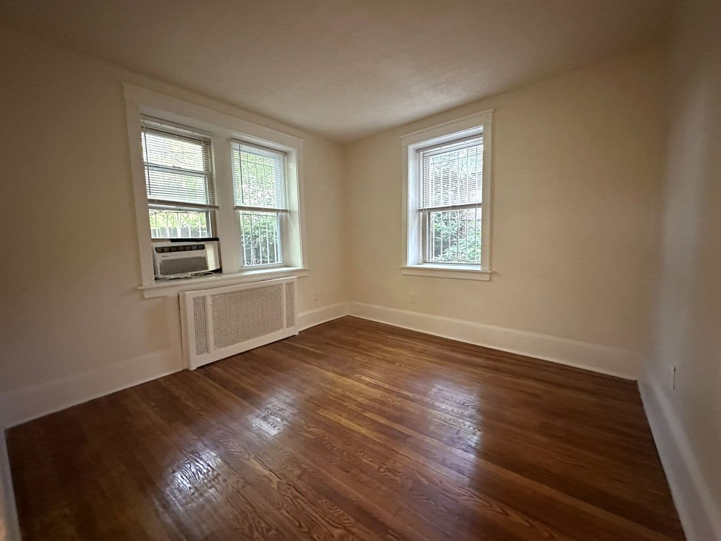 Philadelphia Apartment: 2809 W Queen Ln