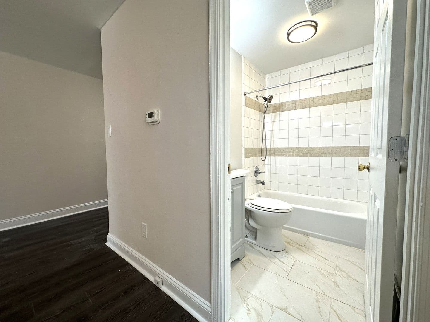 Philadelphia Apartment: 3037 Frankford Ave