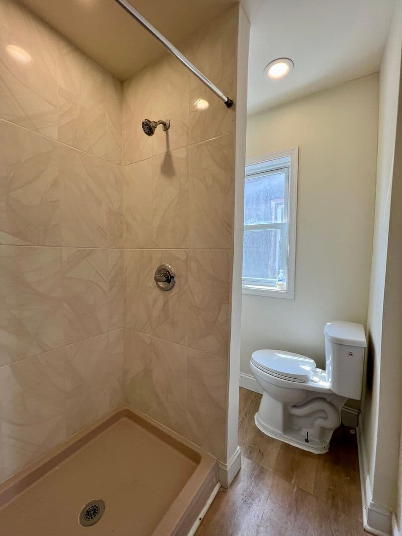 Philadelphia Townhome: 124 E Wishart St