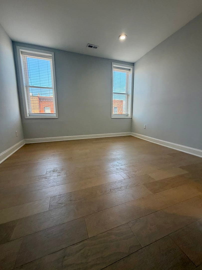 Philadelphia Apartment: 1247 Snyder Ave