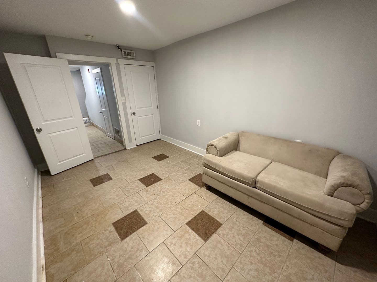 Philadelphia Apartment: 2018 N 18th St.