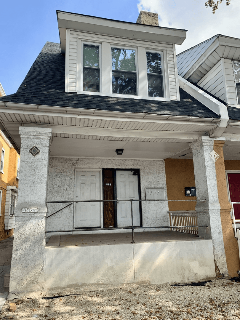 Philadelphia Apartment: 133 E Roosevelt Blvd