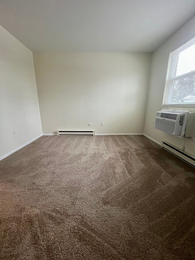 Lansdale Apartment: 100 E Mount Vernon St