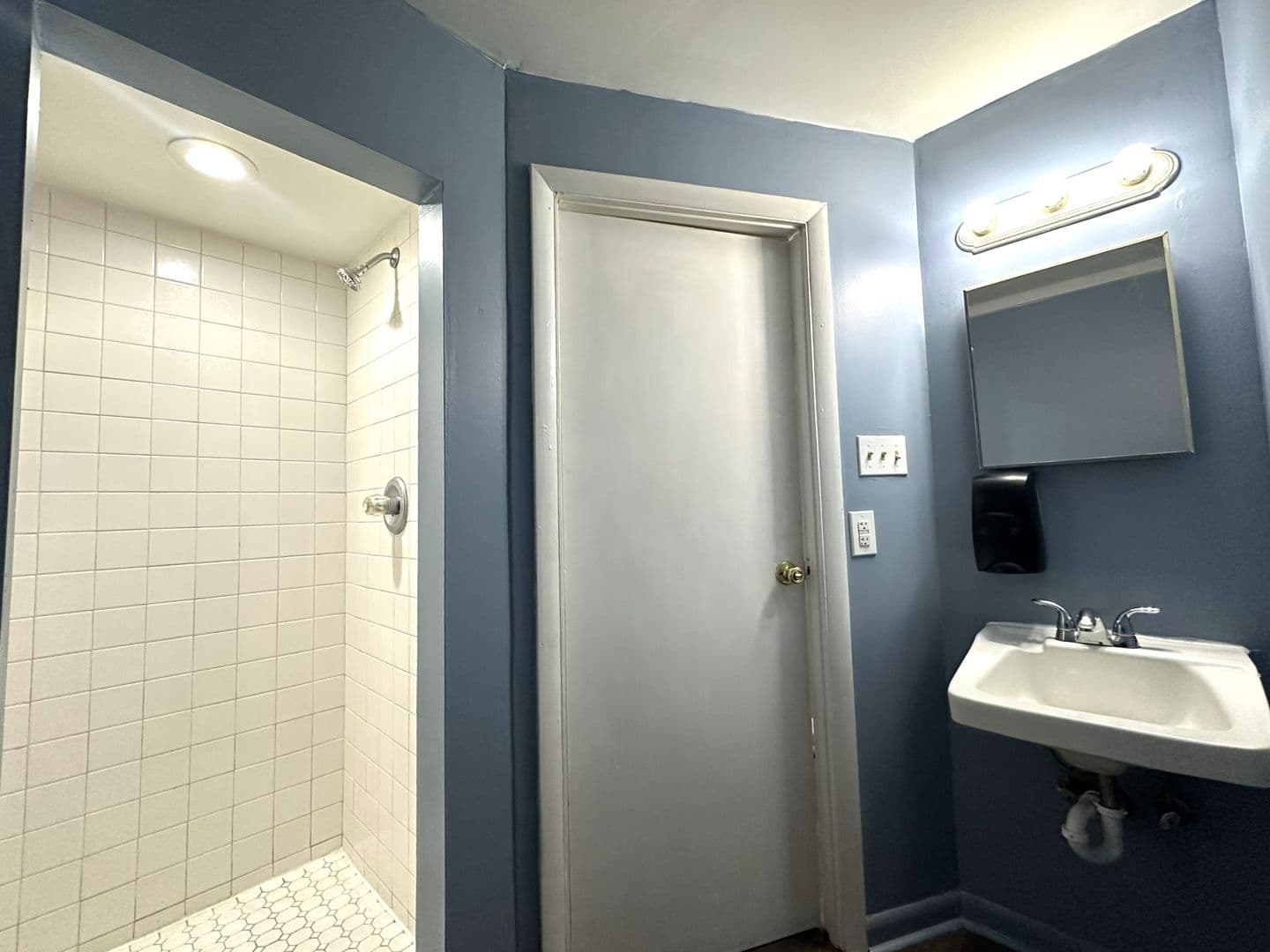 Philadelphia Apartment: 2542 E Ann St