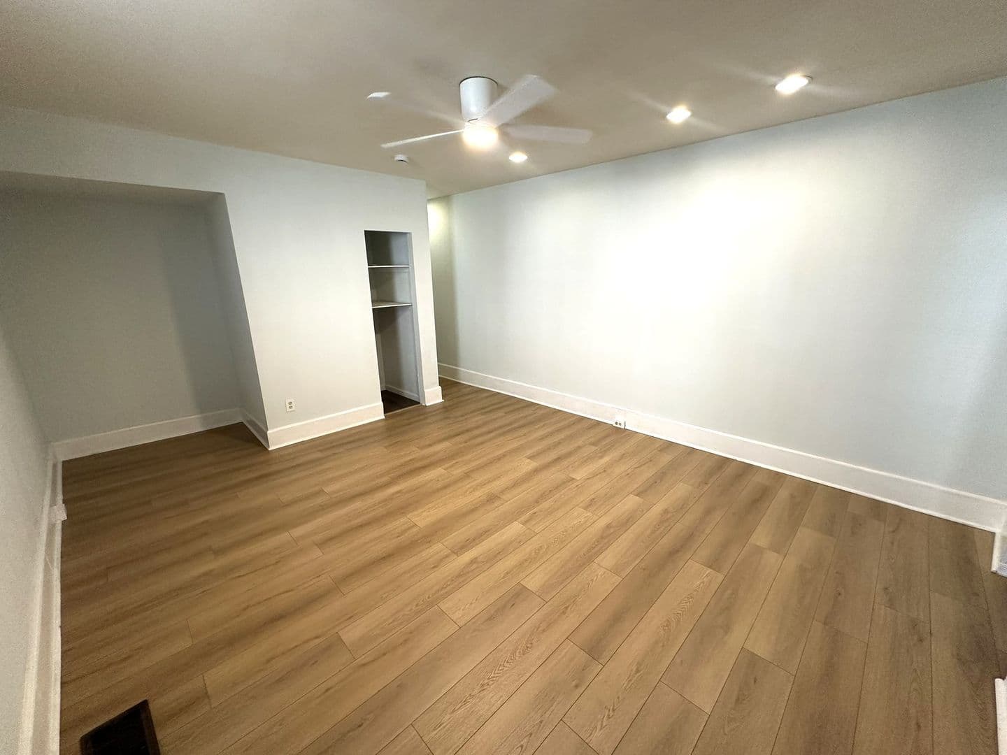 Philadelphia Apartment: 2542 E Ann St