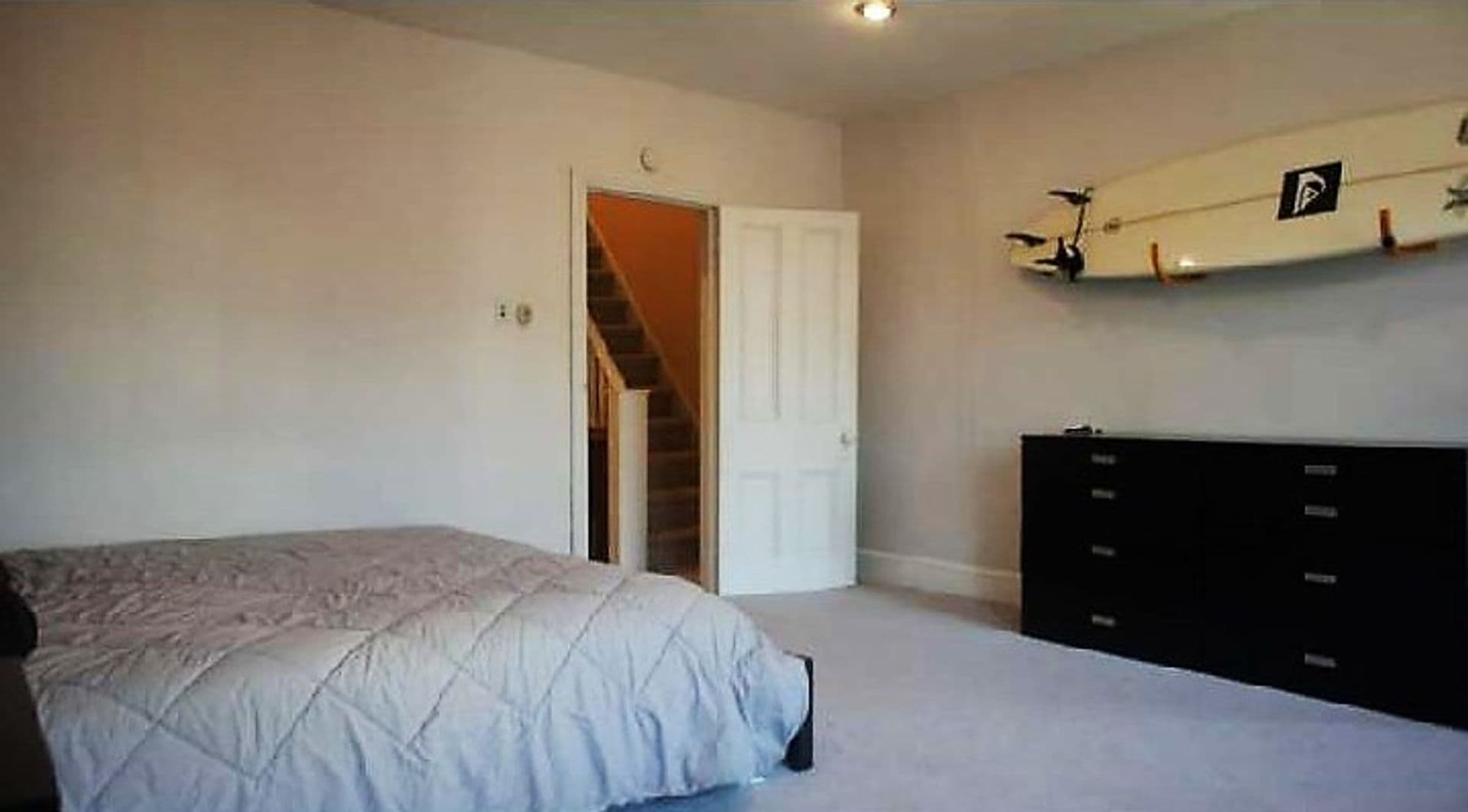 Philadelphia Townhome: 128 Jamestown Ave