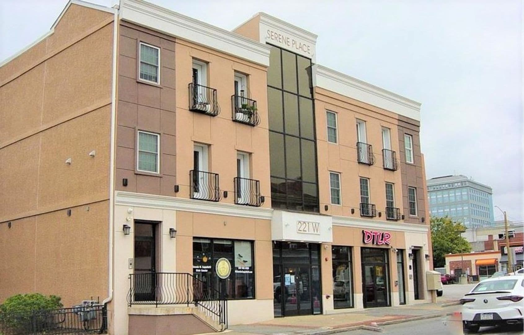 Norristown Apartment: 221 W Main St