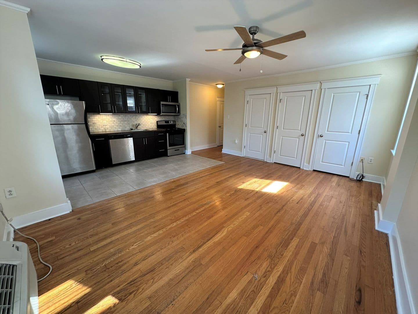 Philadelphia Apartment: 437 W School House Ln