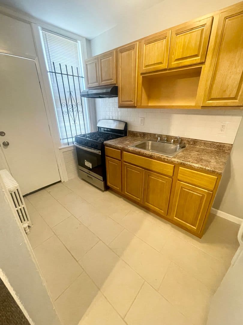 Philadelphia Townhome: 5029 N Franklin St