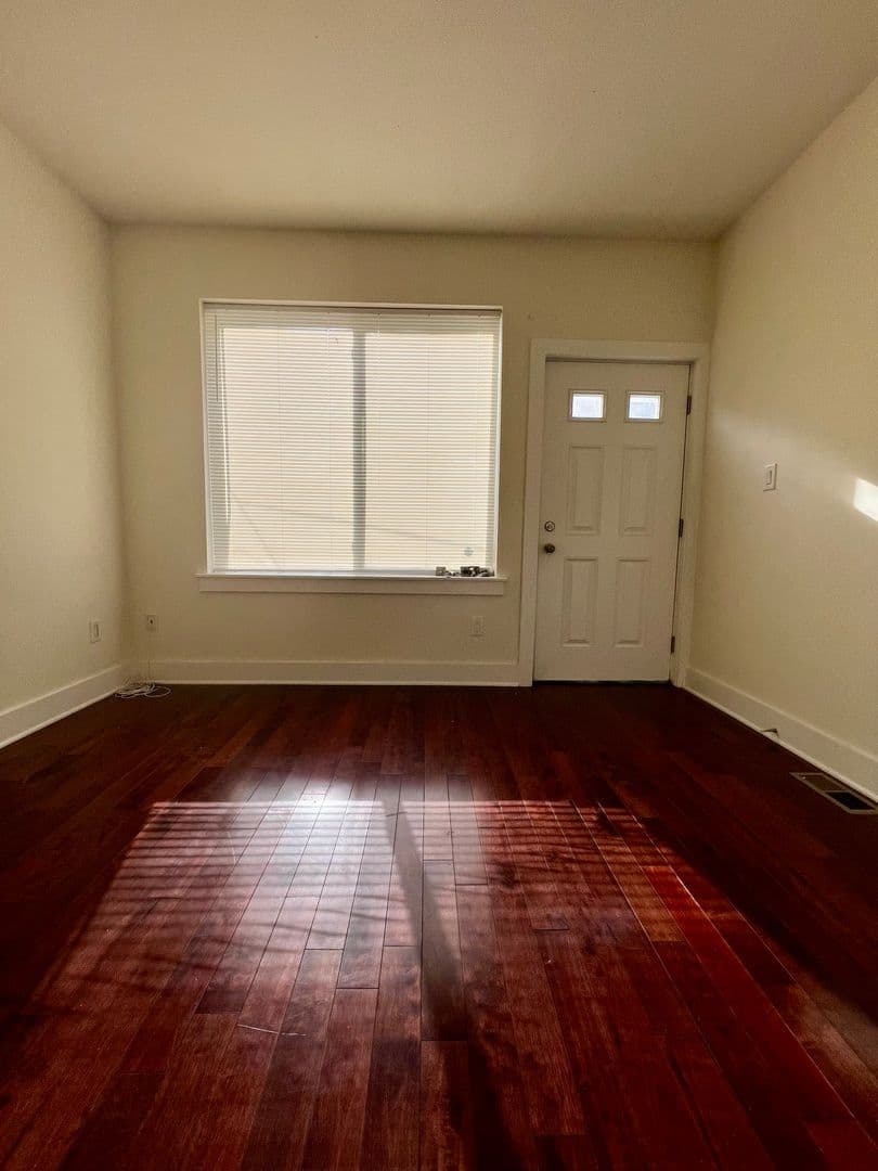 Philadelphia Apartment: 1706 Arlington St