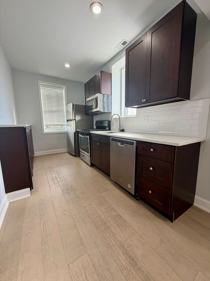 Philadelphia Apartment: 1247 Snyder Ave