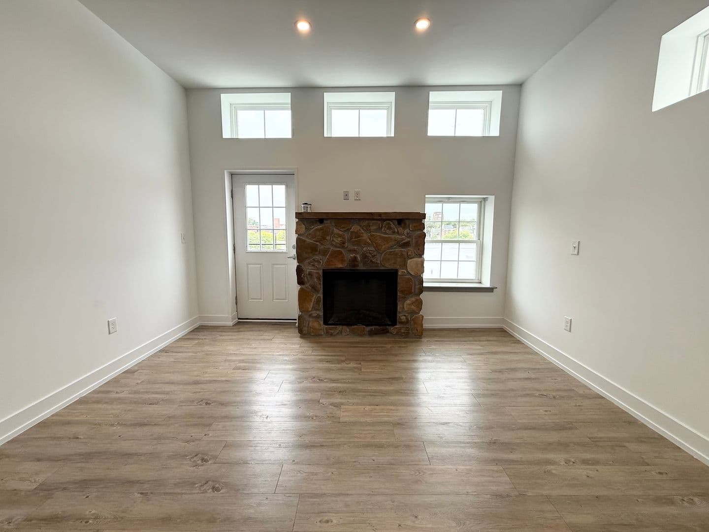 Norristown Apartment: 221 W Main St