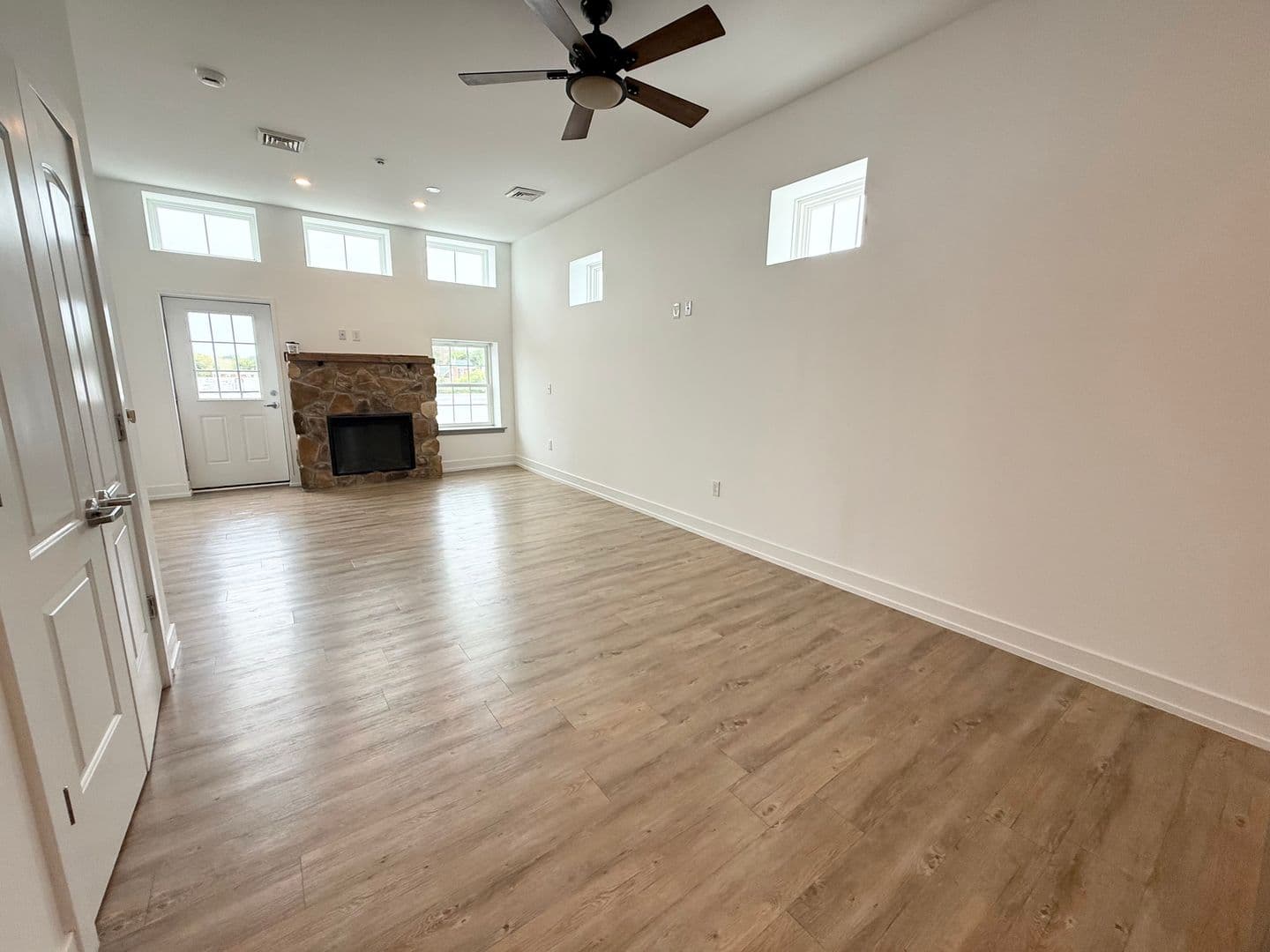 Norristown Apartment: 221 W Main St
