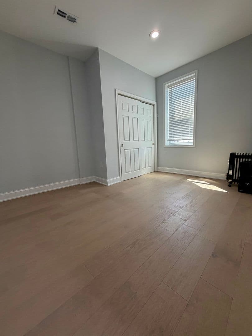 Philadelphia Apartment: 1247 Snyder Ave