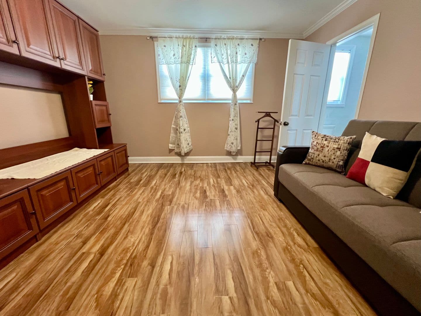 Philadelphia Townhome: 2988 Welsh Rd
