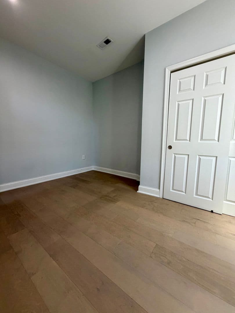 Philadelphia Apartment: 1247 Snyder Ave