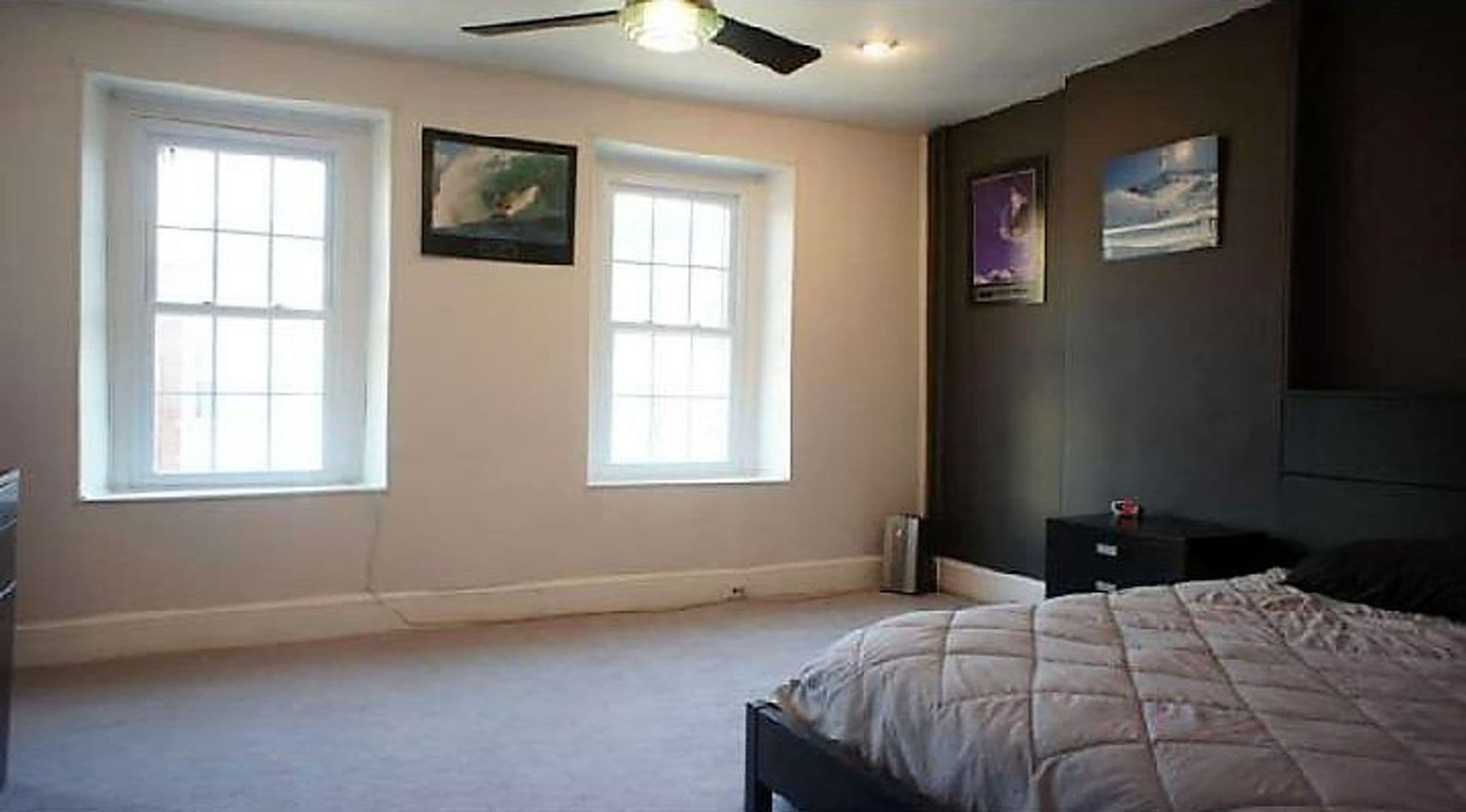 Philadelphia Townhome: 128 Jamestown Ave