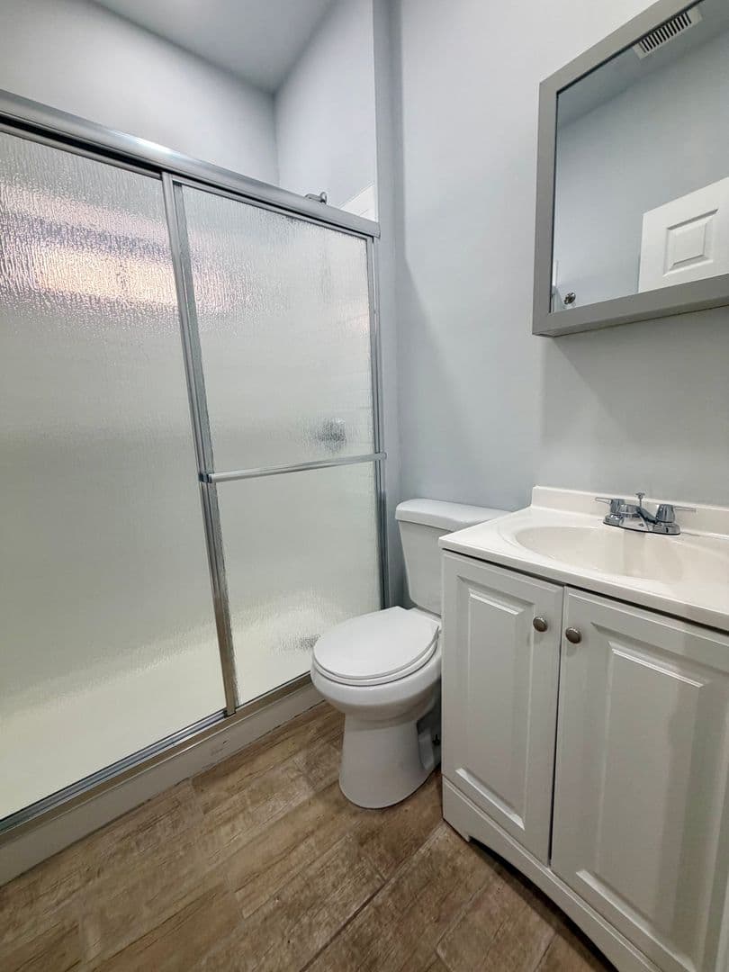 Philadelphia Apartment: 1247 Snyder Ave