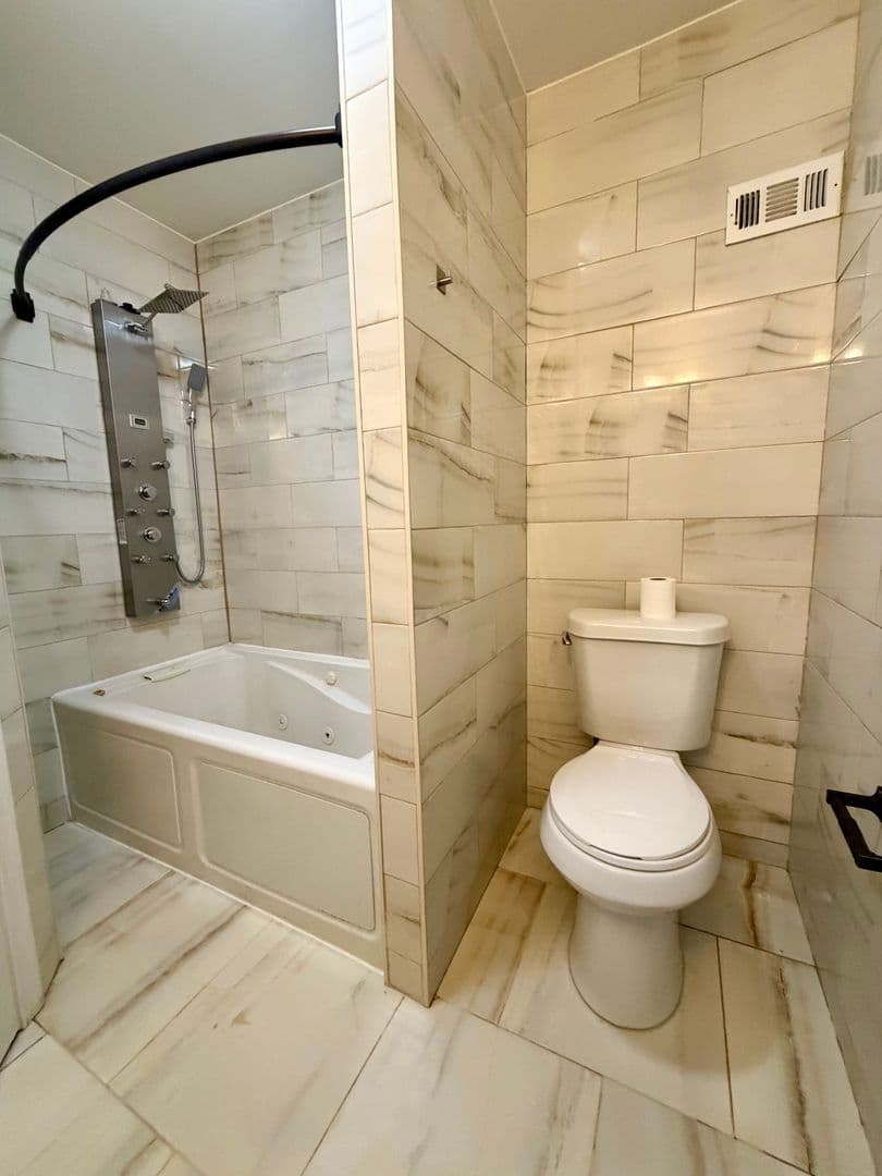 Philadelphia House: 1668 E Walnut Ln