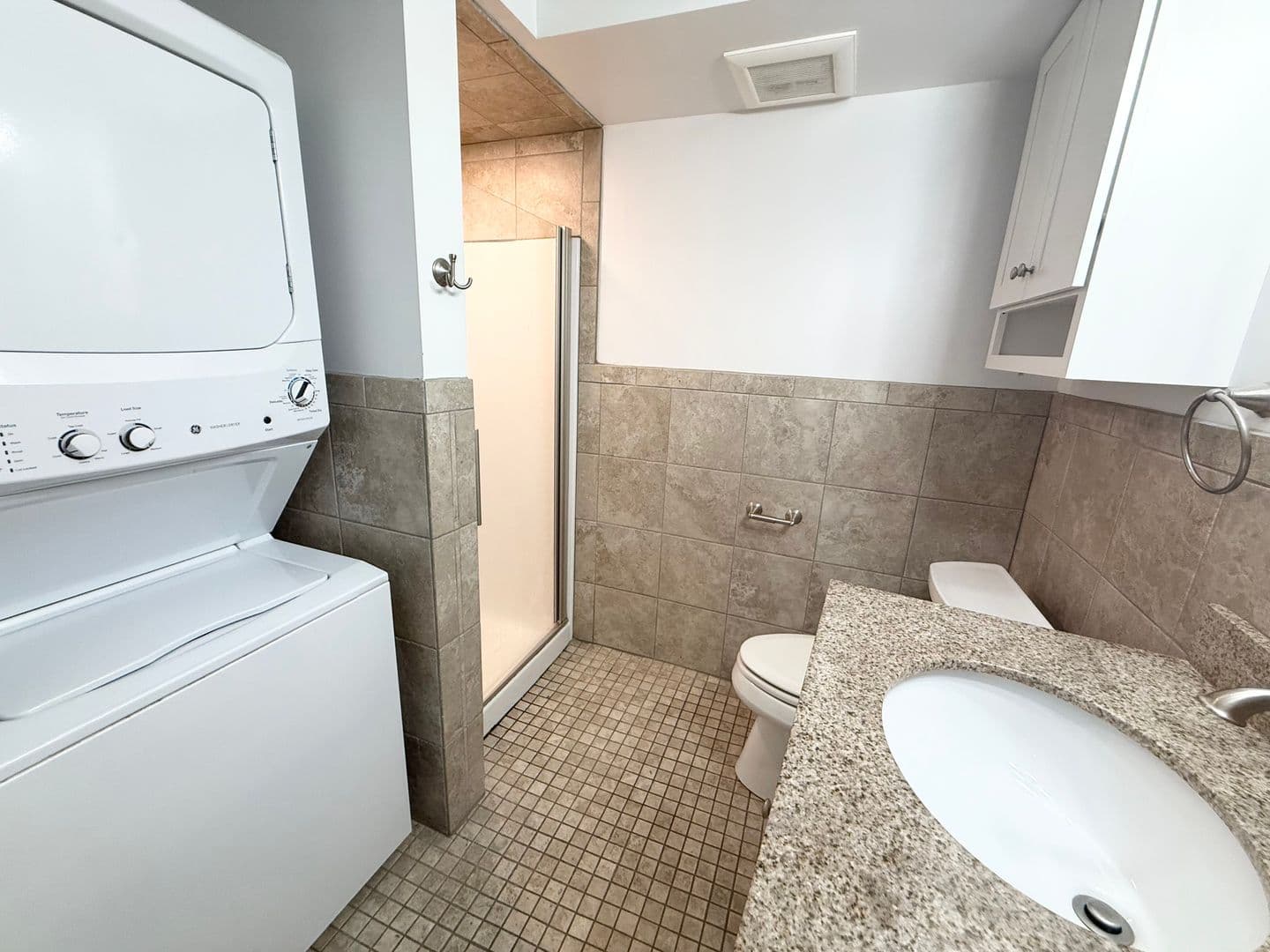 Norristown Apartment: 221 W Main St