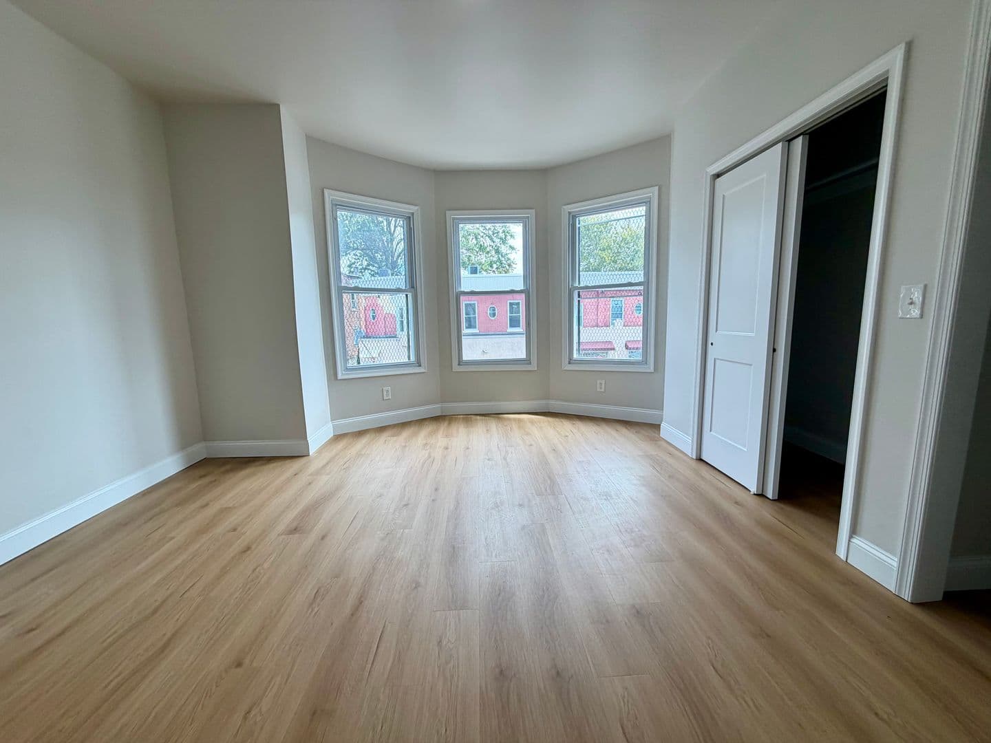Philadelphia Apartment: 724 S 52nd St